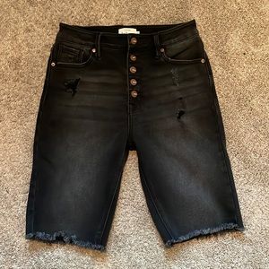 Böhme black Carmen button fly Bermuda shorts. Size 27 (4).